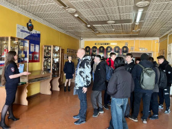 ️В Киселевске полицейские организовали для школьников экскурсию в отдел полиции