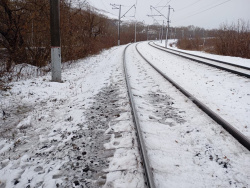 В Киселевске несоблюдение правил поведения на железной дороге привело к травмированию пешехода