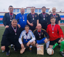 Ветераны киселевского спорта приняли участие в «Кубке Победы» по мини-футболу