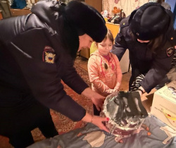 В Киселевске полицейские приняли участие во всероссийской акции «Елка желаний»