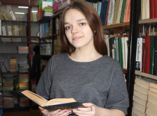Киселевчанка Александра Овчинникова не прочь с упоением прочесть «Радугу для друга»