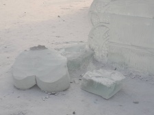 В центре Киселевска хулиганами разрушена ледяная скульптура