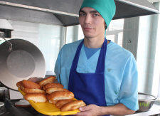 В его фамилии и вкус, и польза: школьный повар Федор Сметанин 
