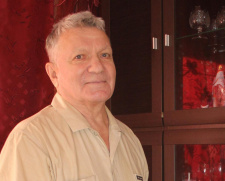И слышен голос старенькой пластинки