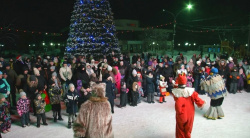 В Киселёвске засияла огнями главная городская ёлка