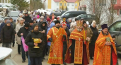 В Киселевске верующие прошли крестным ходом на Пасху