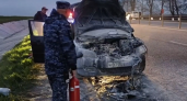 Кузбасские автоинспекторы потушили горящую иномарку в Кабардино-Балкарии