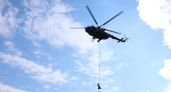Кузбасский боец СОБР освоил десантирование с вертолёта на Байкале