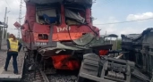 В Кемеровской области грузовик столкнулся с электричкой