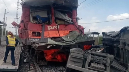 В Кемеровской области грузовик столкнулся с электричкой
